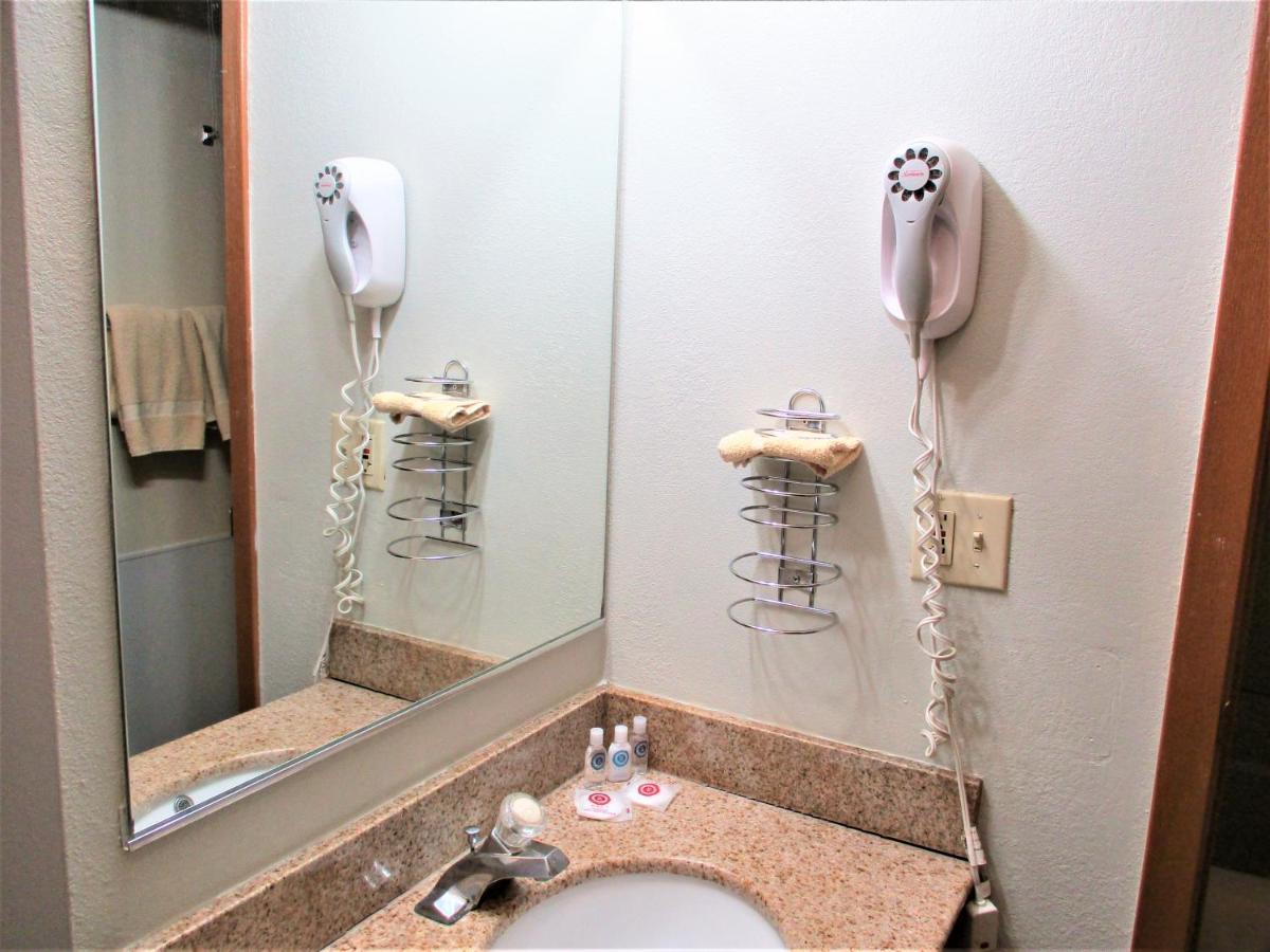Sunset Inn Williamsburg Екстериор снимка